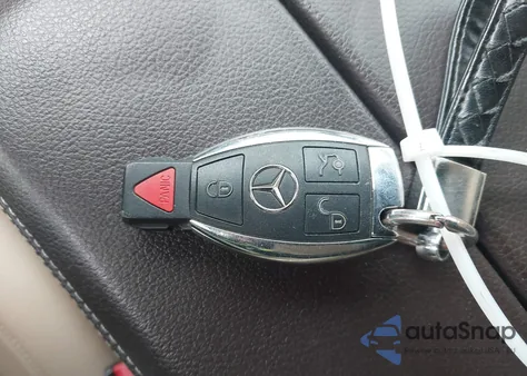 2017 Mercedes-Benz Gls 450 4Matic z USA, uszkodzony, nr VIN 4JGDF6EE6HA990211